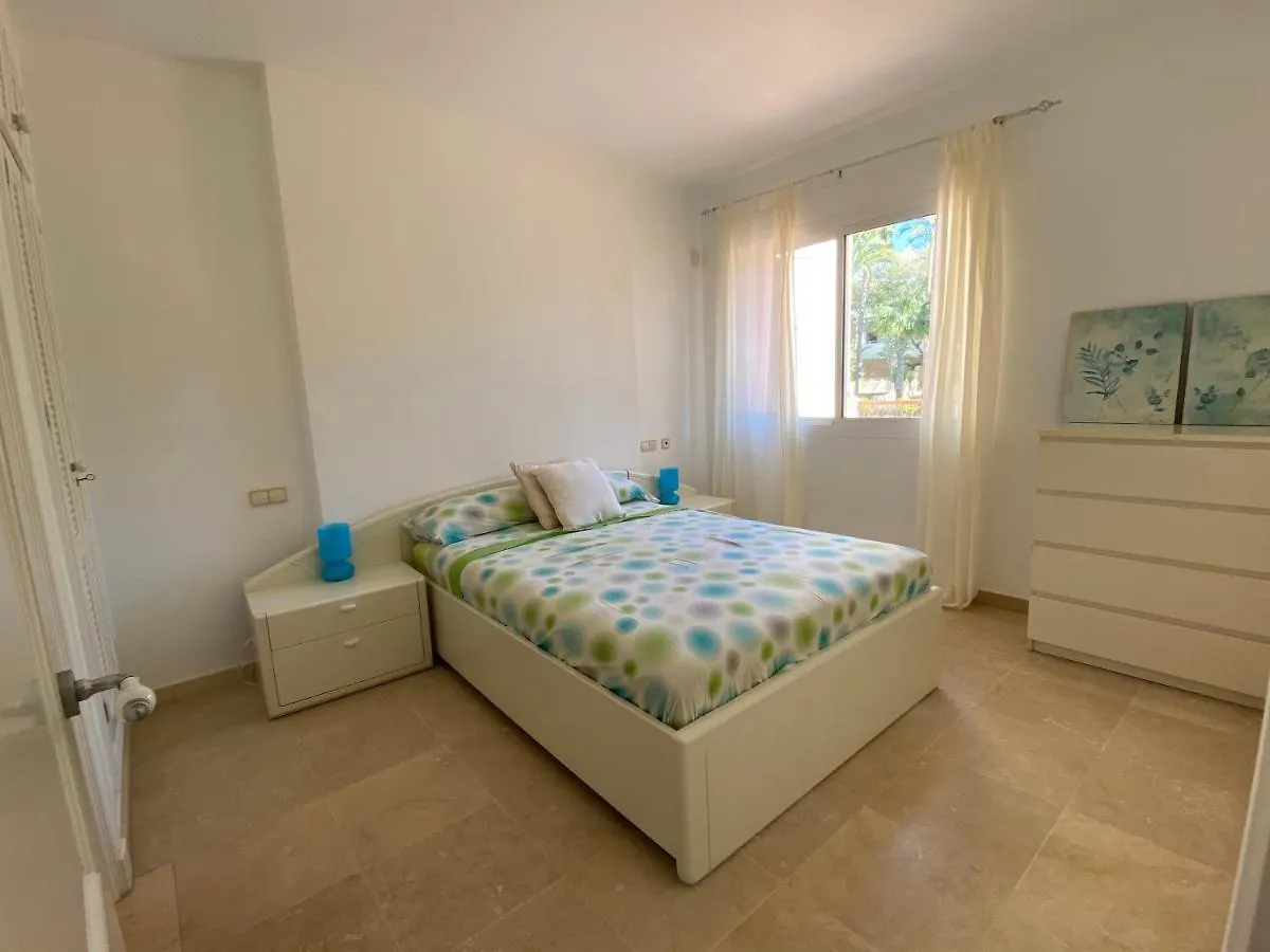 Apartamento con piscina ,playa con vistas panorámicas en la Marina de Sotogrande San Roque  España