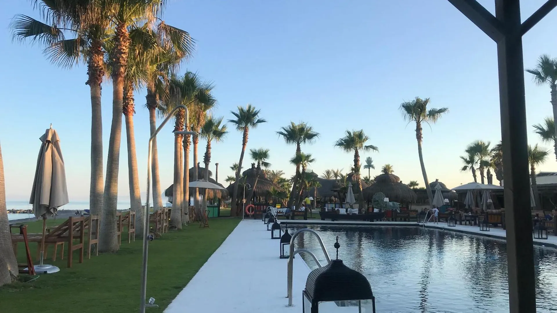 Apartamento con piscina ,playa con vistas panorámicas en la Marina de Sotogrande San Roque  España